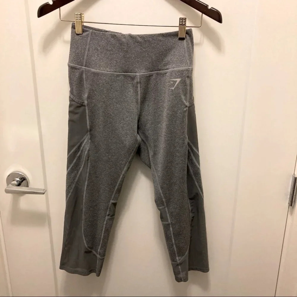 GYMSHARK Sz M Cropped Light Grey w/ Mesh & Pocket Leggings